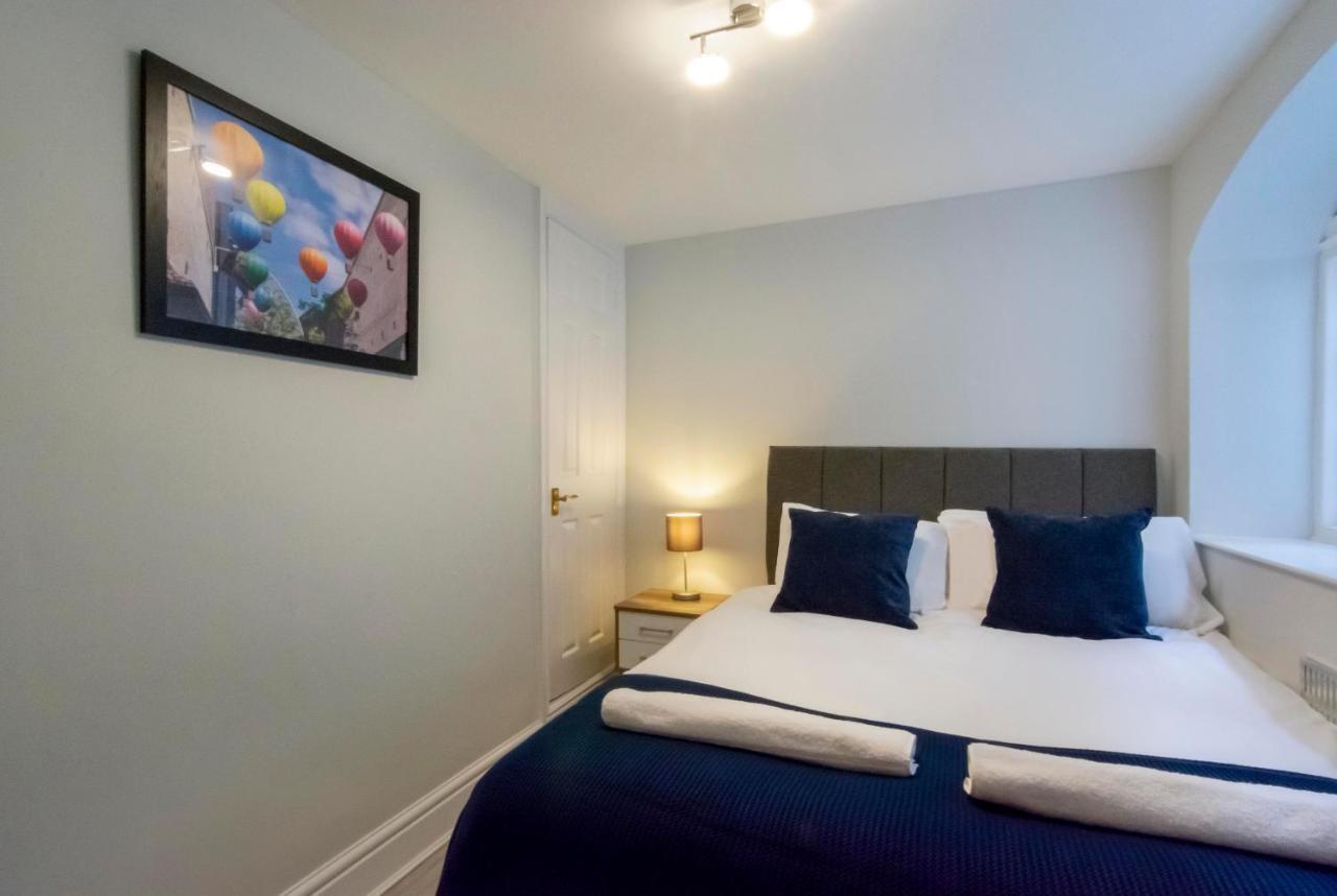 Free Parking! Very Large 2 Bedroom Clifton Flat Bristol Buitenkant foto